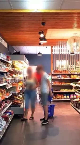 e1271d7ba06a6883-1600-1600-f-80